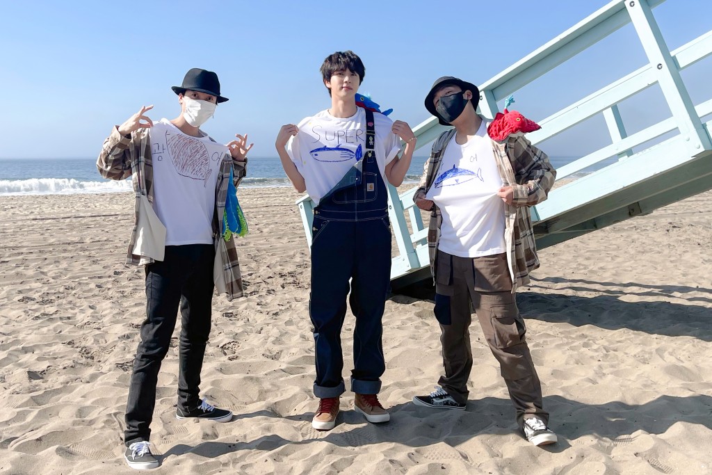 Jin的《Super Tuna》歌詞中提到「東海」，惹起日本Fans對海域的主權感不滿。