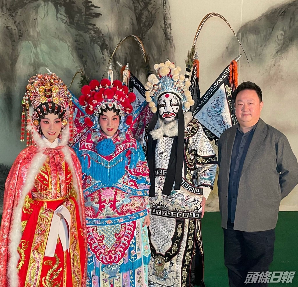 米雪與高潤鴻（右一）及謝曉瑩合作感開心。