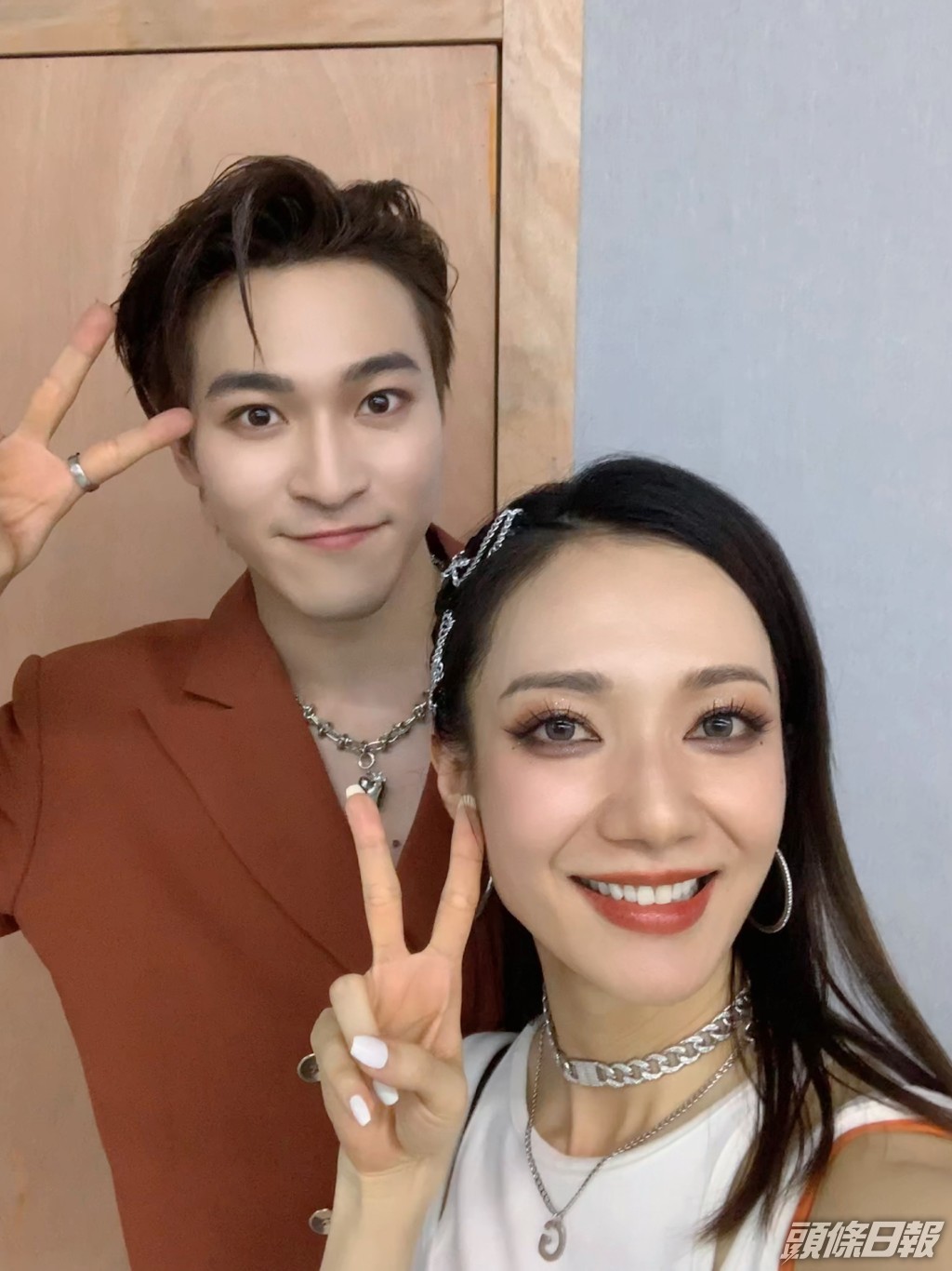 君馨與贊多合作。