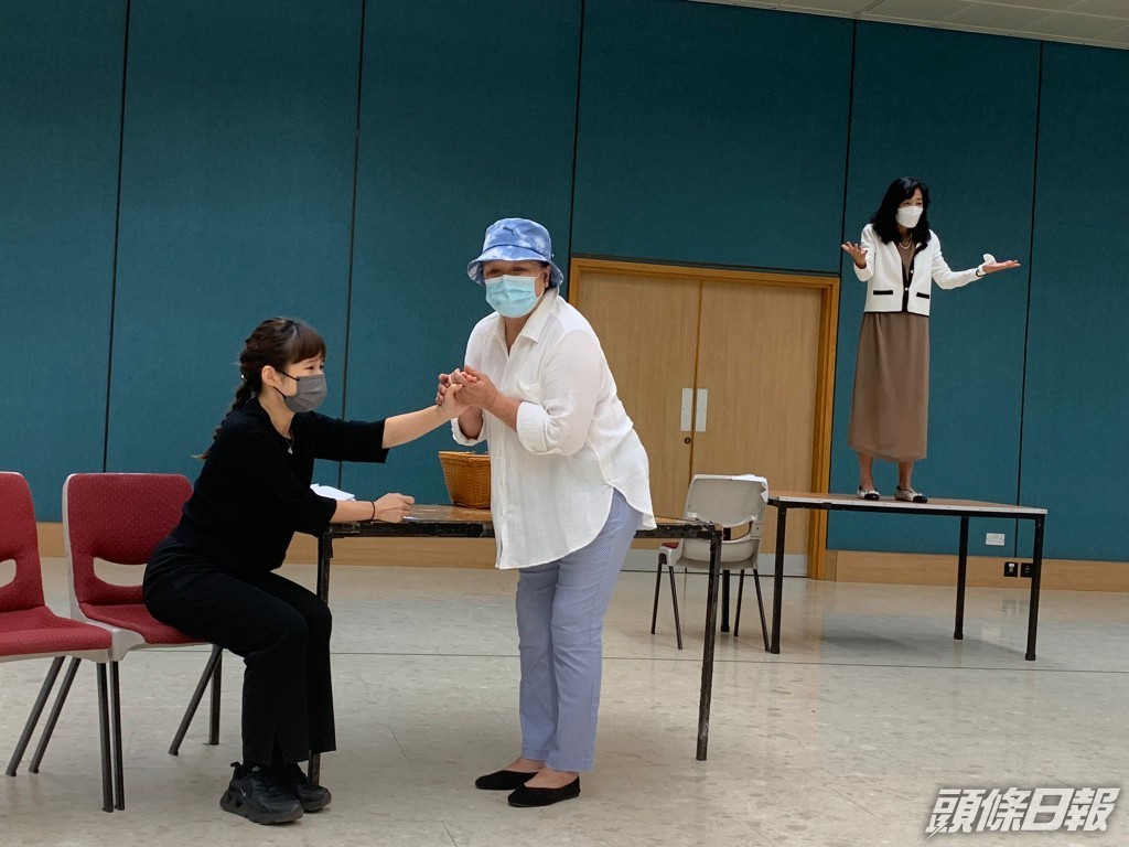 Gigi姐在劇出飾演工人「和姐」。