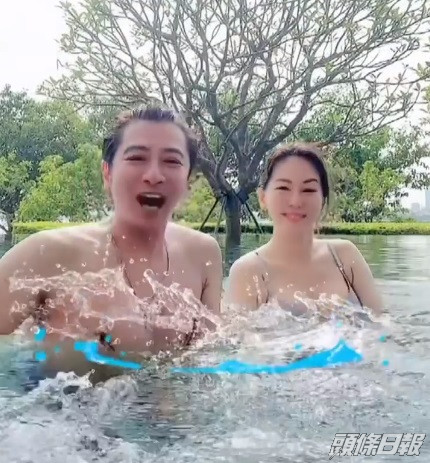 喺上海生活寫意，有時仲會同老婆陳美詩一齊游水。
