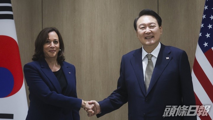 賀錦麗抵達首爾，與南韓總統尹錫悅會晤。AP圖片