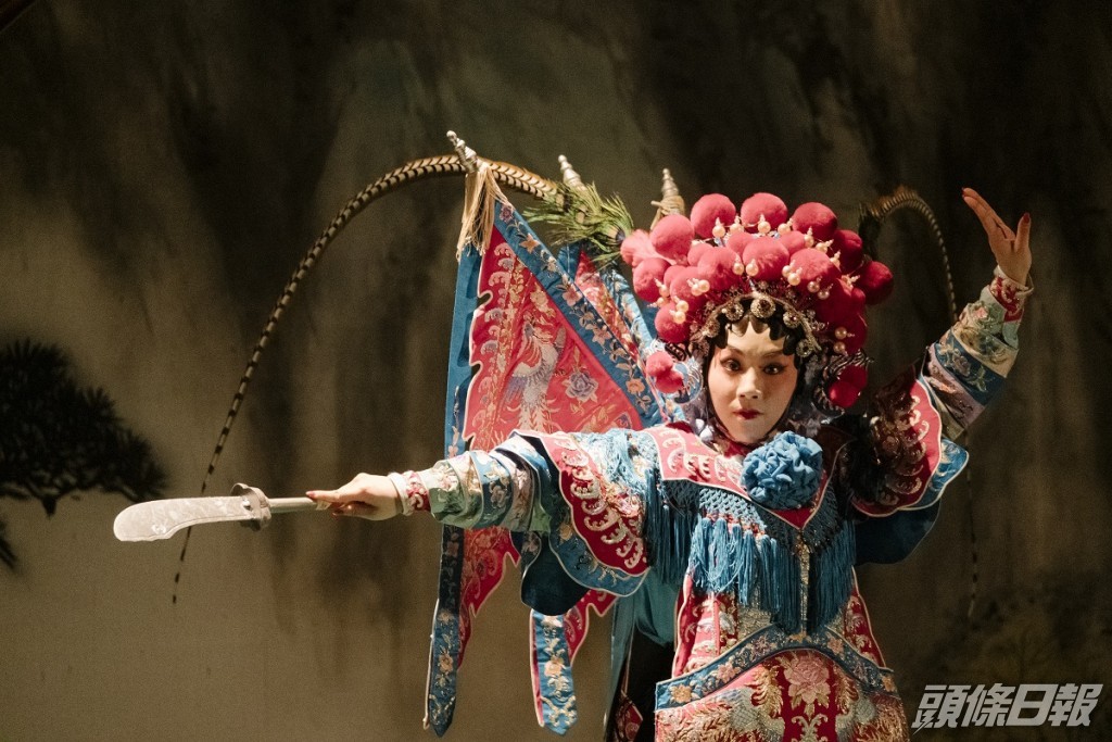 謝曉瑩飾演穆桂英。