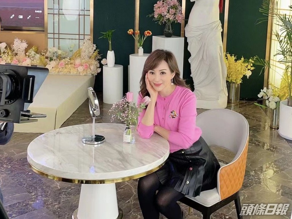 羅霖近年多往內地工作,包括到上海出任美容代言人。