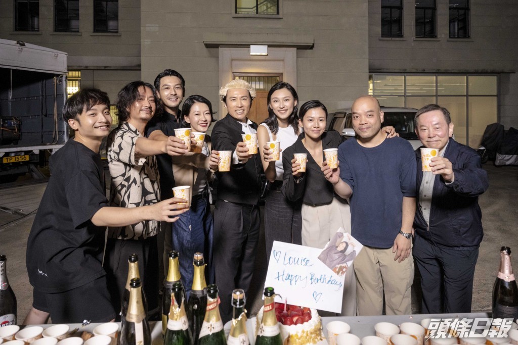 《毒舌大狀》煞科,一齊飲番杯。