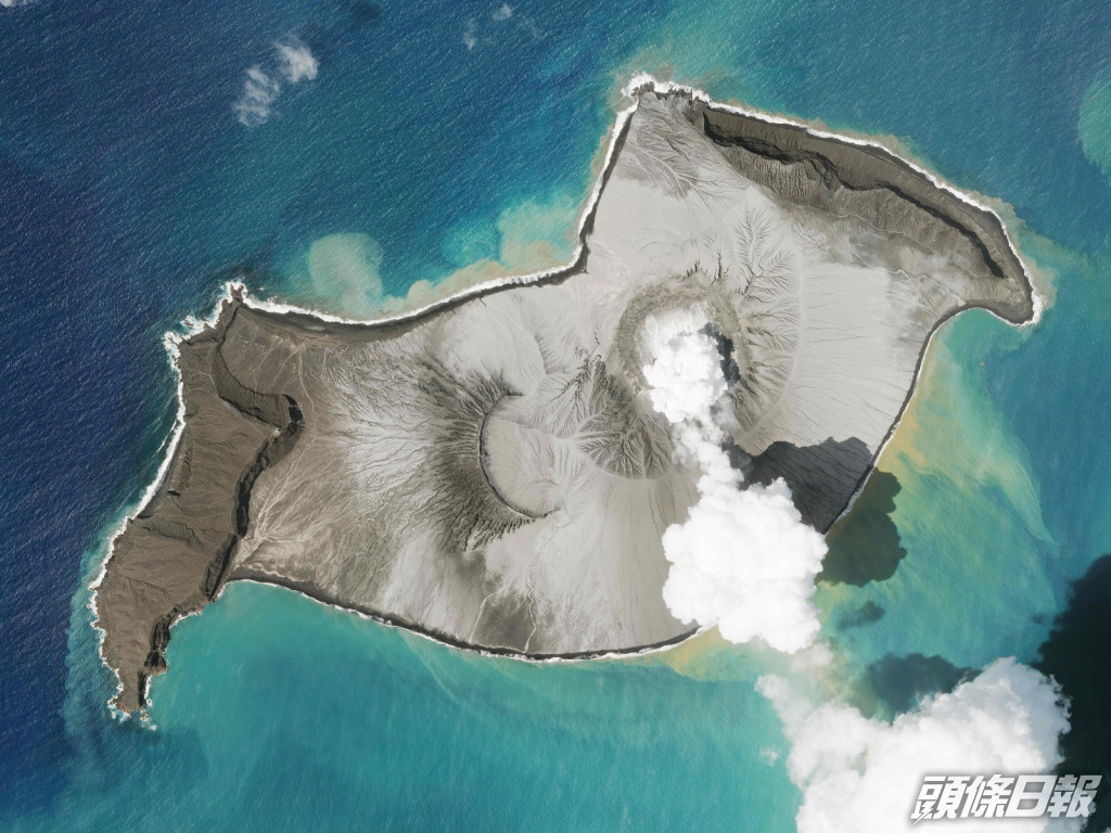 專家解釋說，洪阿哈阿帕伊島火山此前雖多次爆發，但劇烈程度均不及此次爆發。AP圖片