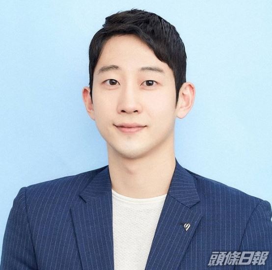 KBS主播趙恆利與朴智賢公開戀情僅7個月就分手。