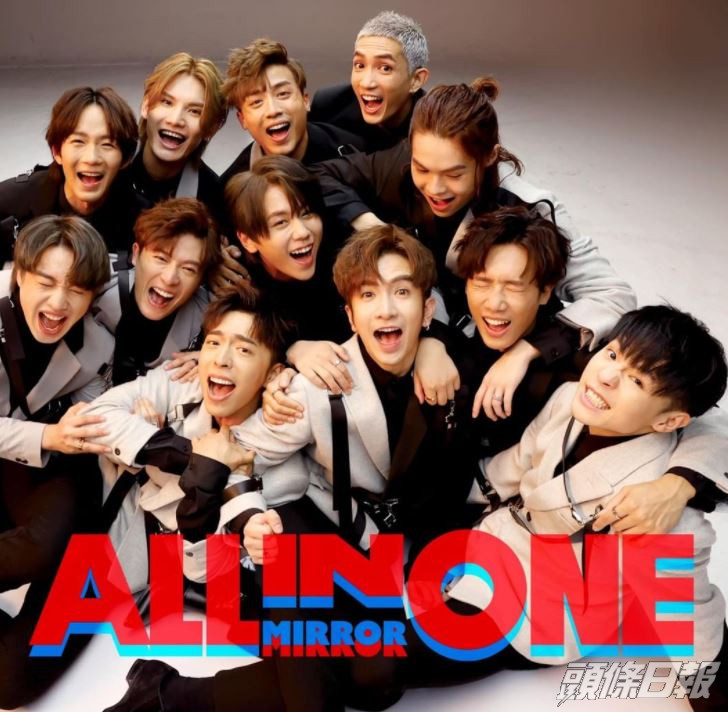 之前MIRROR在11月成團3周年推出《All in One》。