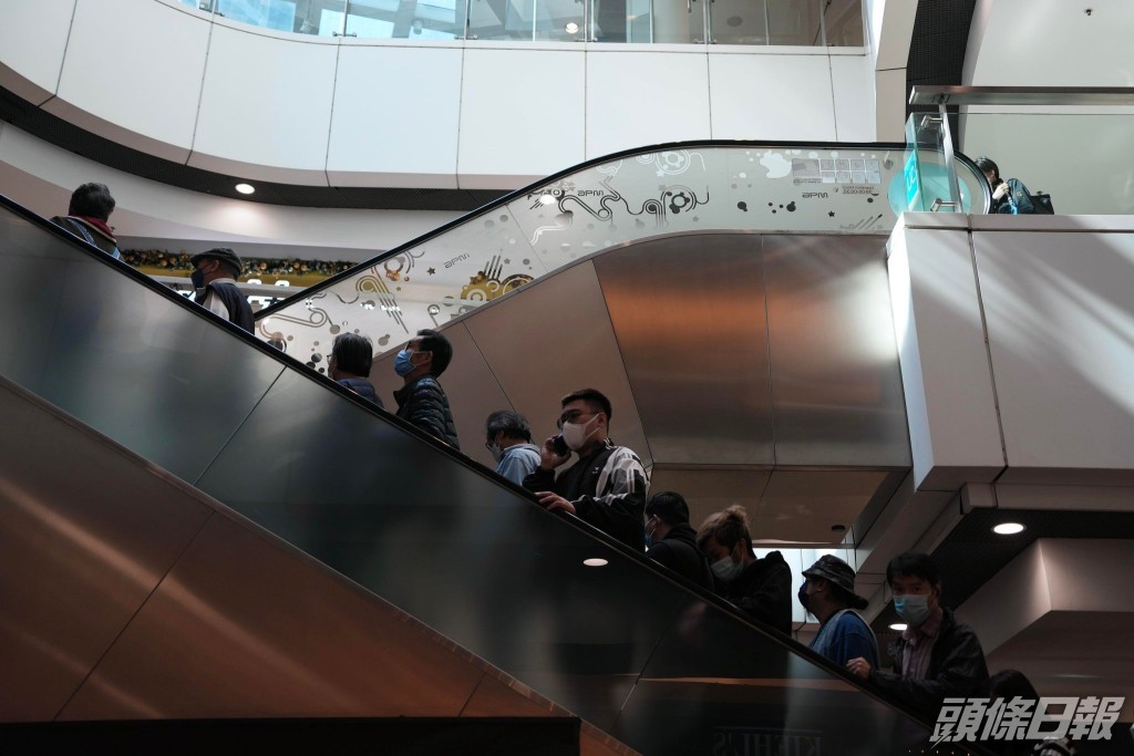 現行社交距離措施維持至本月28日。