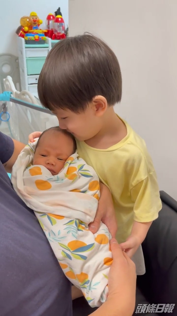 大仔天寶錫錫日前才剛出院回家的細佬。