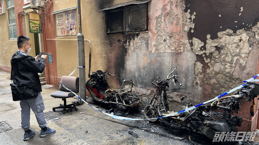 2輛電單車燒成廢鐵。