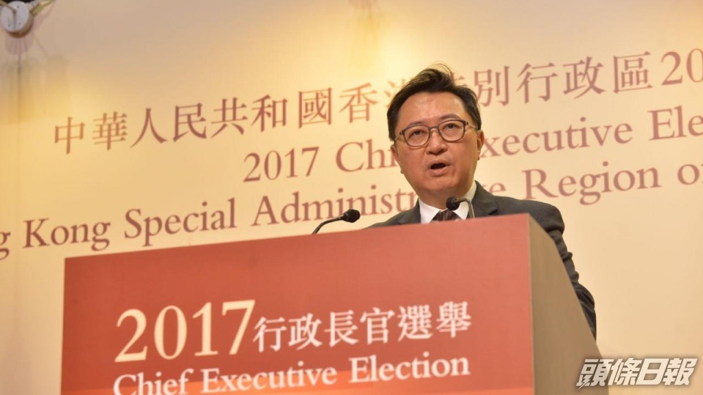 馮驊於2009年起獲任選管會主席，其後兩度連任。資料圖片
