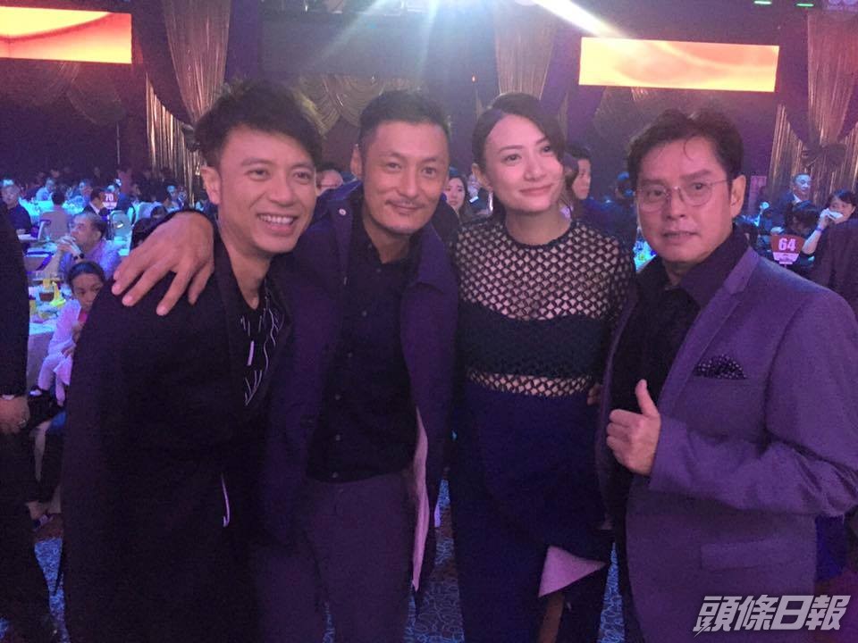 明星於場內拍照留念。