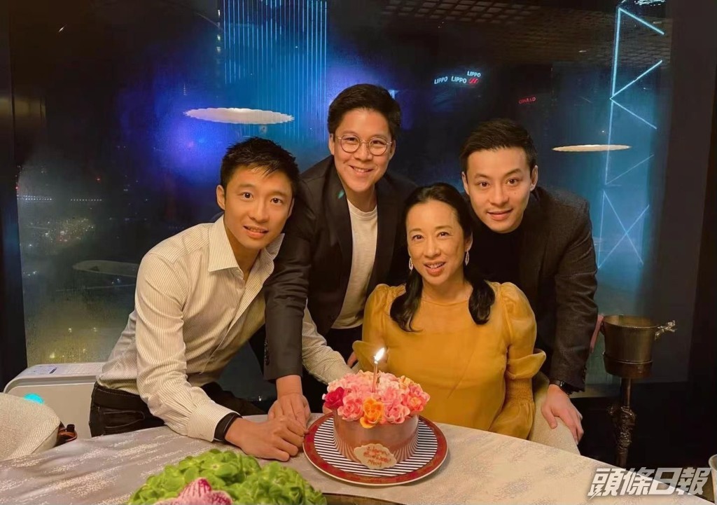 朱玲玲與霍震霆育有三子,母子感情很好。