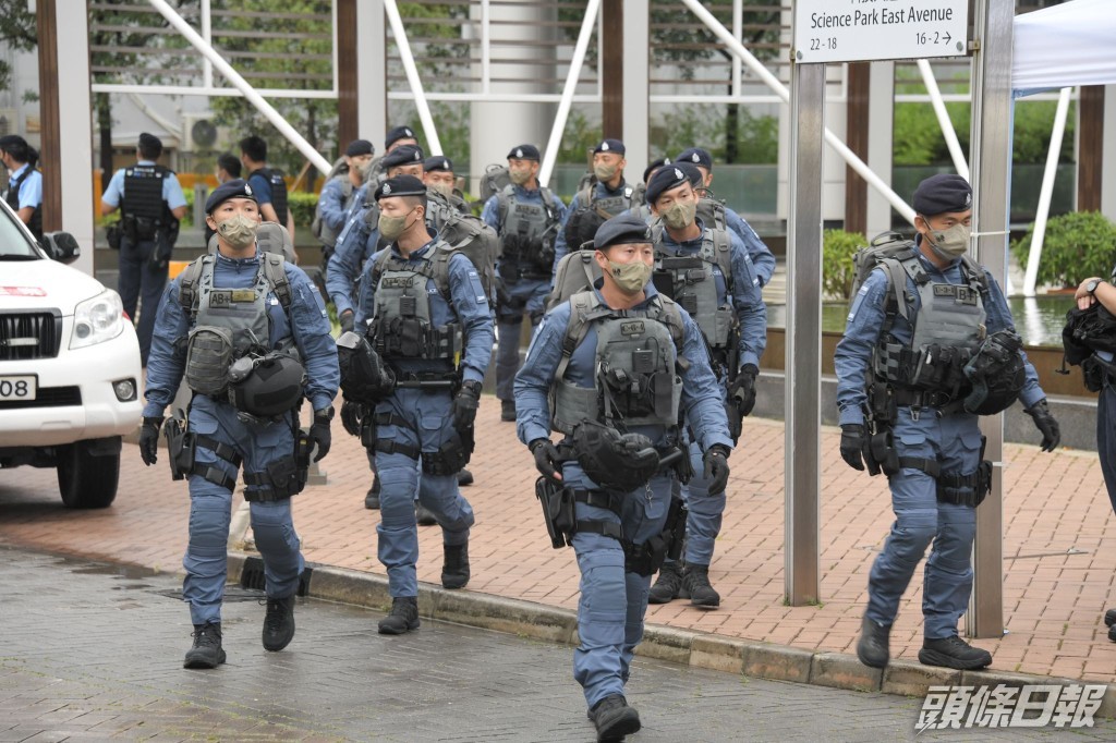 大批警員在科學園駐守戒備。