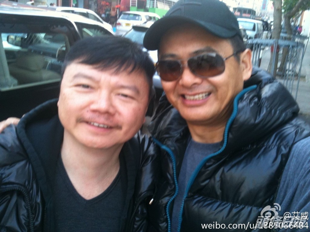 發哥成為集郵目標,艾威都唔錯過變身小粉絲。