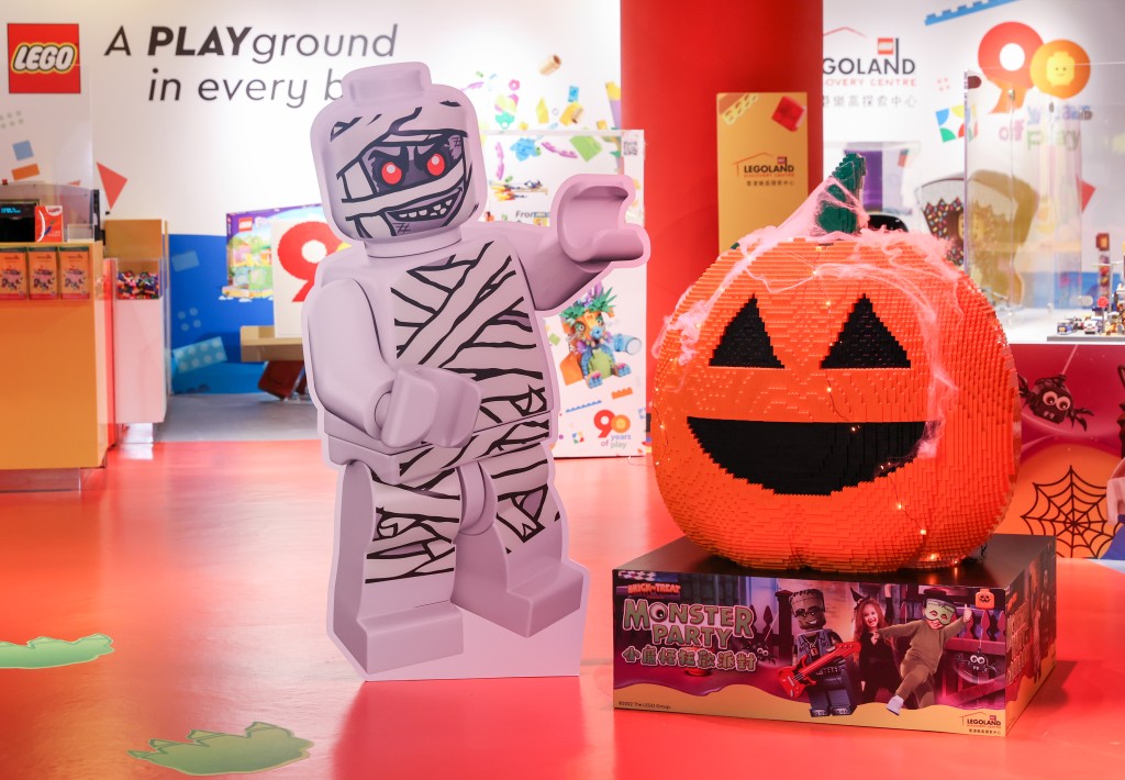 場內仲有好多打卡位，記住幫小朋友穿上萬聖打卡，記錄最狂野的派對時刻。(樂高®提供)