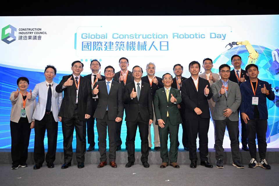 戴尚诚早前应建造业议会邀请出席「国际建筑机械人日」。