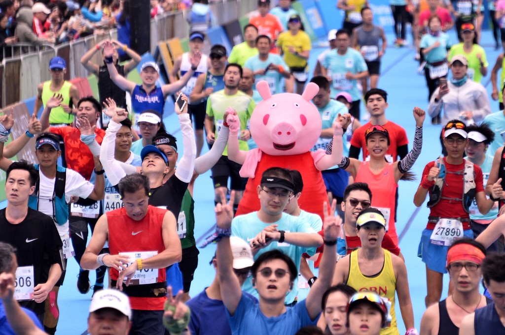 每届香港马拉松均吸引大批市民报名。 资料图片