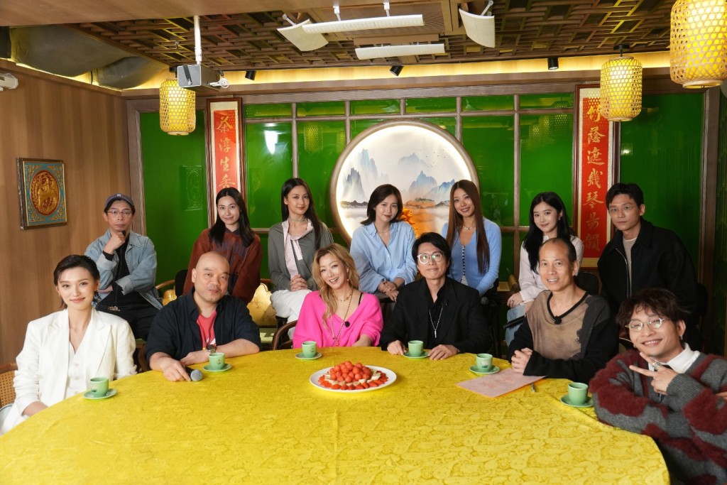開live時,有網民要求若《夜王》票房破億,希望聽到子華演繹宣傳曲《星秀傳說》。 開live時,有網民要求若《夜王》票房破億,希望聽到子華演繹宣傳曲《星秀傳說》。