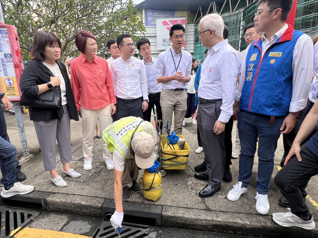 民建聯及香港註冊中醫學會舉辦「中西醫結合・預治基孔肯雅熱—全港防蚊滅蚊大行動」。 民建聯及香港註冊中醫學會舉辦「中西醫結合・預治基孔肯雅熱—全港防蚊滅蚊大行動」。