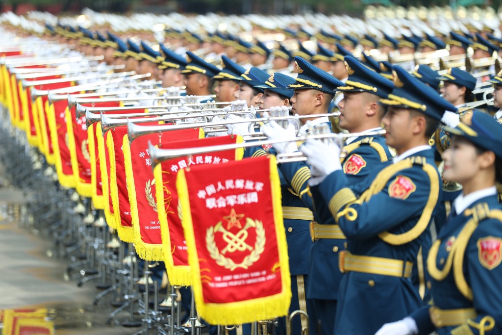 中國人民解放軍聯合軍樂團在進行訓練。中新社 中國人民解放軍聯合軍樂團在進行訓練。中新社