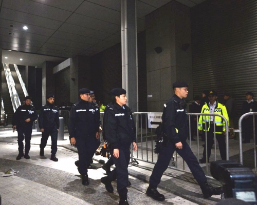 警方到場。