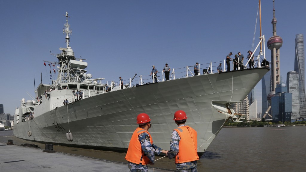 加拿大渥太华号护卫舰（HMCS Ottawa）曾停泊在上海。 路透社