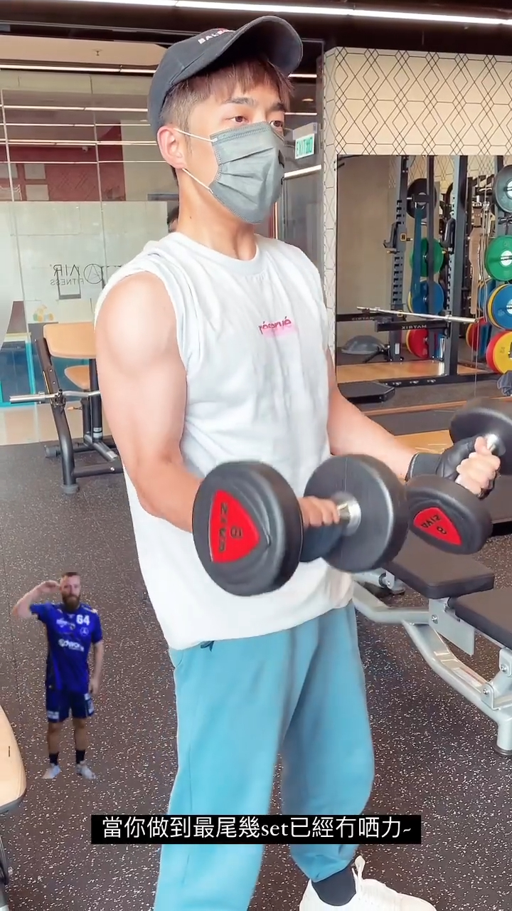 呂爵安變大隻安。