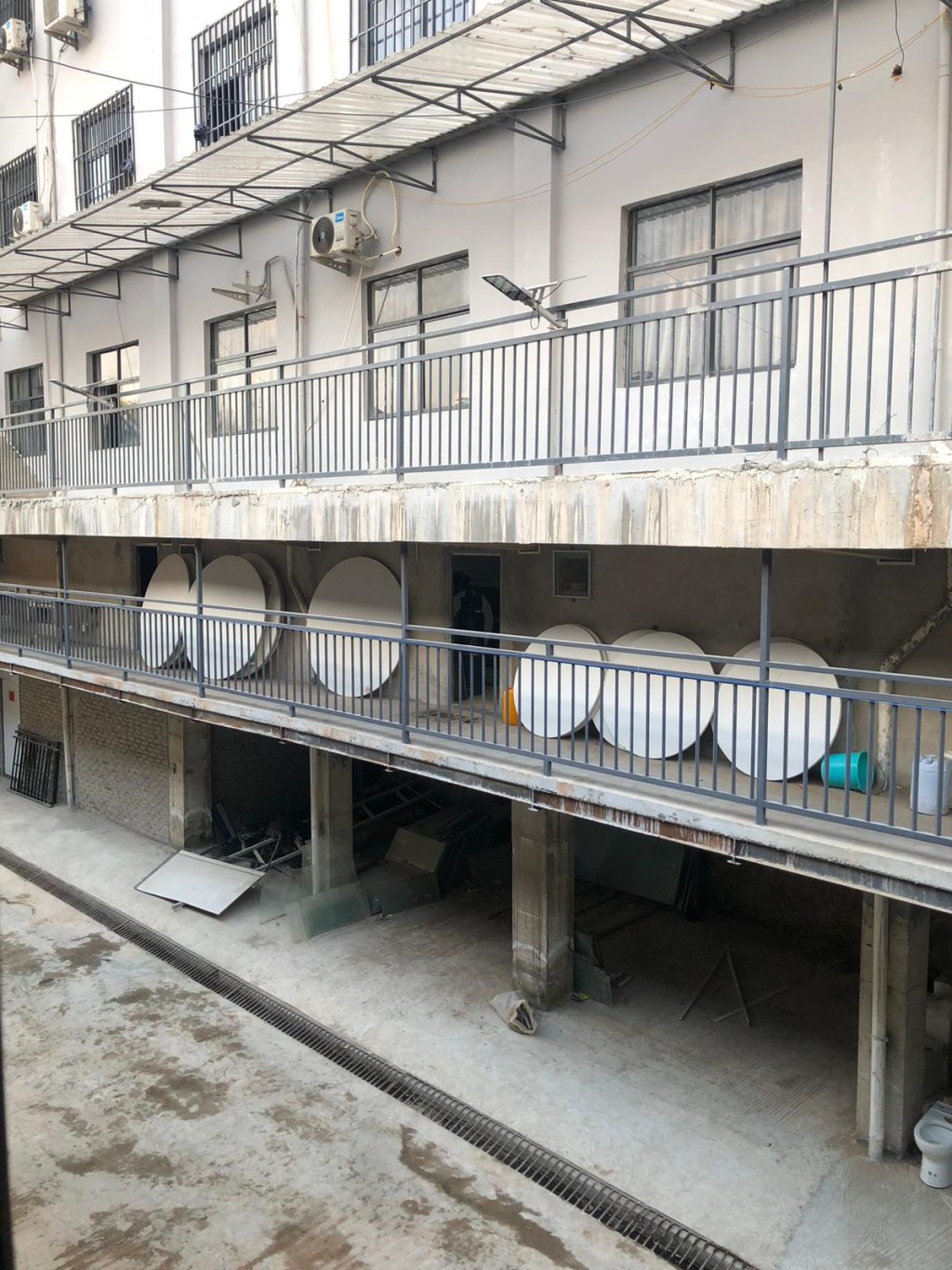 KK园区5公里外深山被发现有新的电骗园区“青松园区”。红星新闻