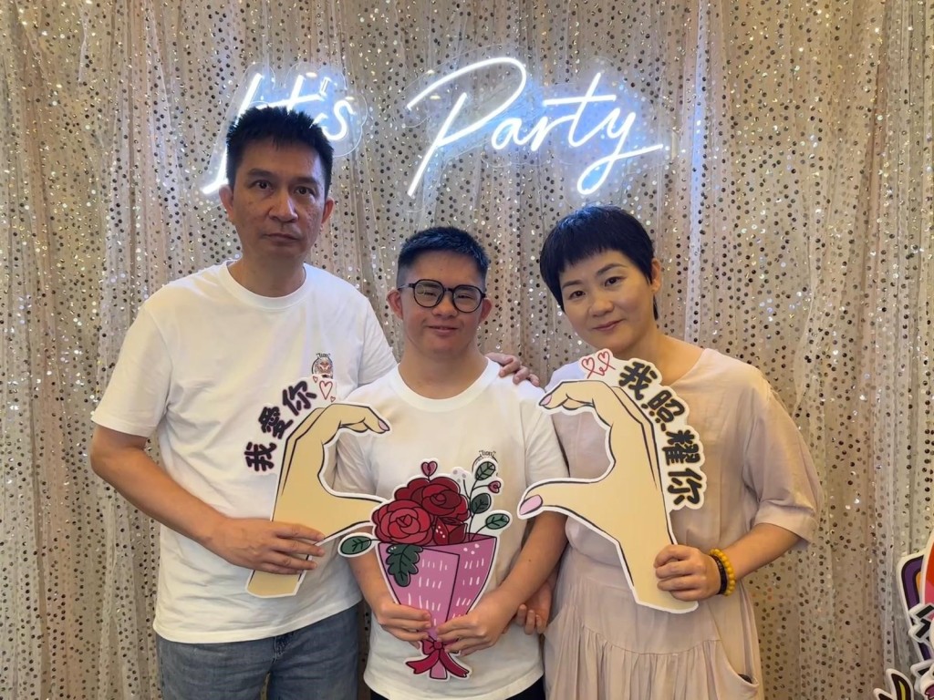 林燕一家三口。 林燕一家三口。