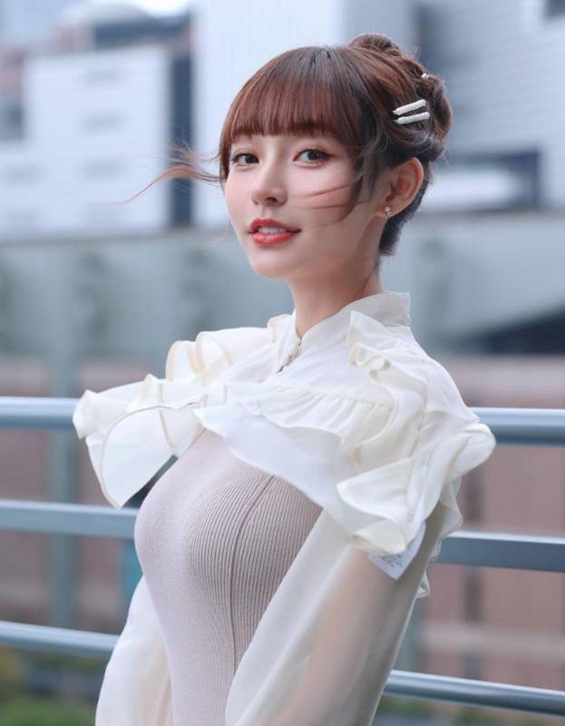林襄是台灣著名性感女模特兒、網紅。