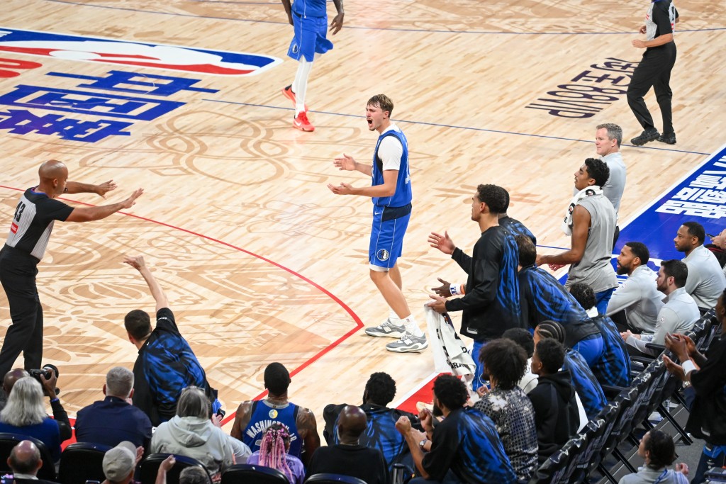 NBA中国赛独行侠vs火箭。魏国谦摄