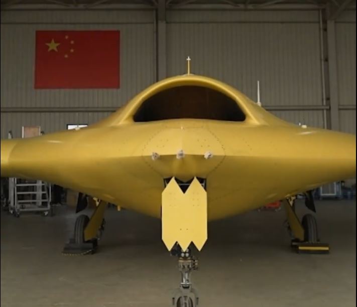「彩虹-7」高空高速隱身無人機成功首飛。央視
