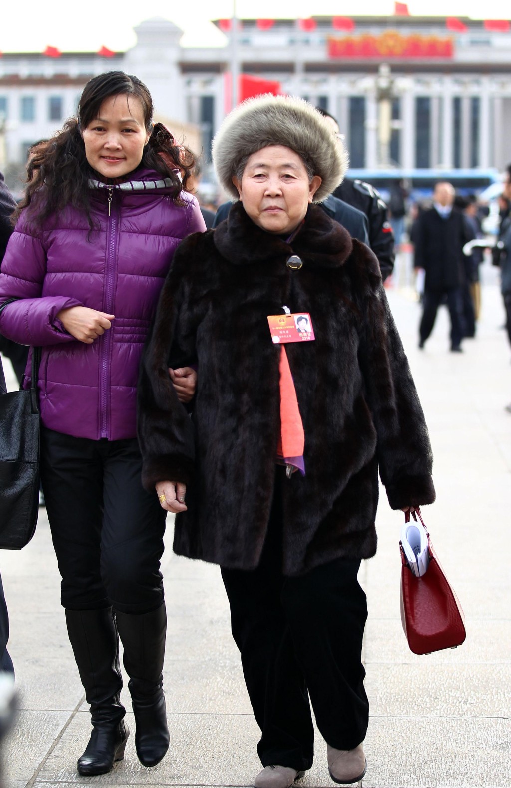 陶華碧因兒子經營不善，被逼出山救亡，3年間成功把企業營收重推上高峰。中新社