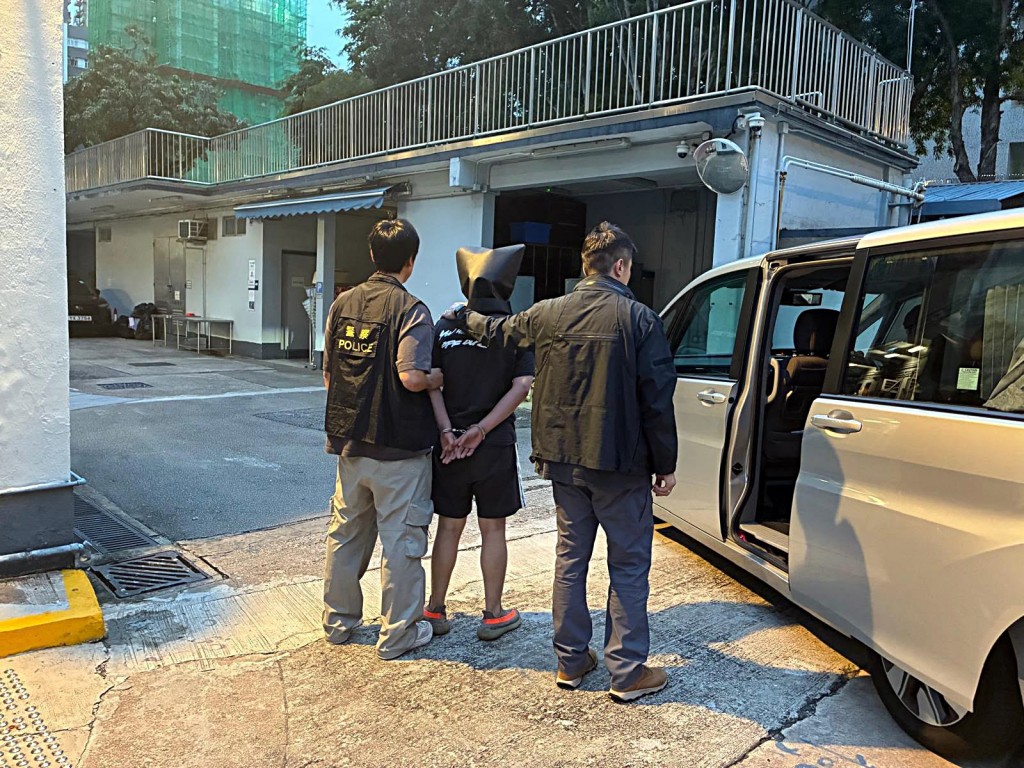 警方拘捕「霖」。警方提供 警方拘捕「霖」。警方提供