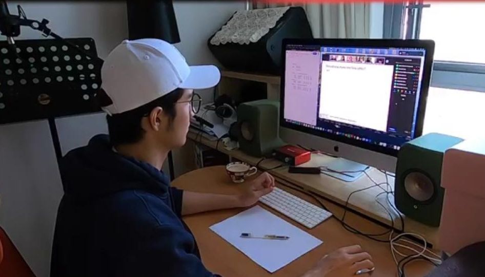 今年受疫情影響，Oscar大多時間都喺屋企上課。