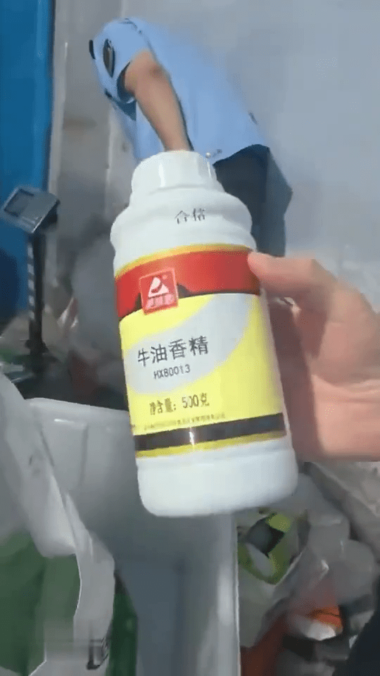 四川警破假牛肉黑心工場,拘16人。 四川警破假牛肉黑心工場,拘16人。