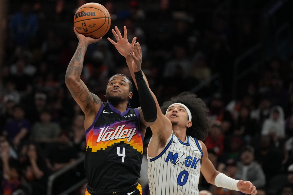 谢伦格连(左)虽全场手感不佳,但命中绝杀三分,完成救赎。AP 谢伦格连(左)虽全场手感不佳,但命中绝杀三分,完成救赎。AP