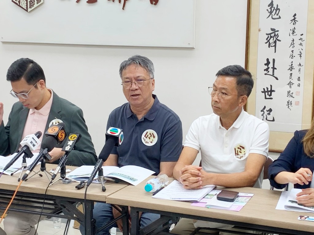 文裕明認為,政府應重新設立督導委員會。 文裕明認為,政府應重新設立督導委員會。