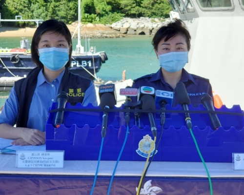 潘以靖總督察（左）及袁靜芳警司（右）。