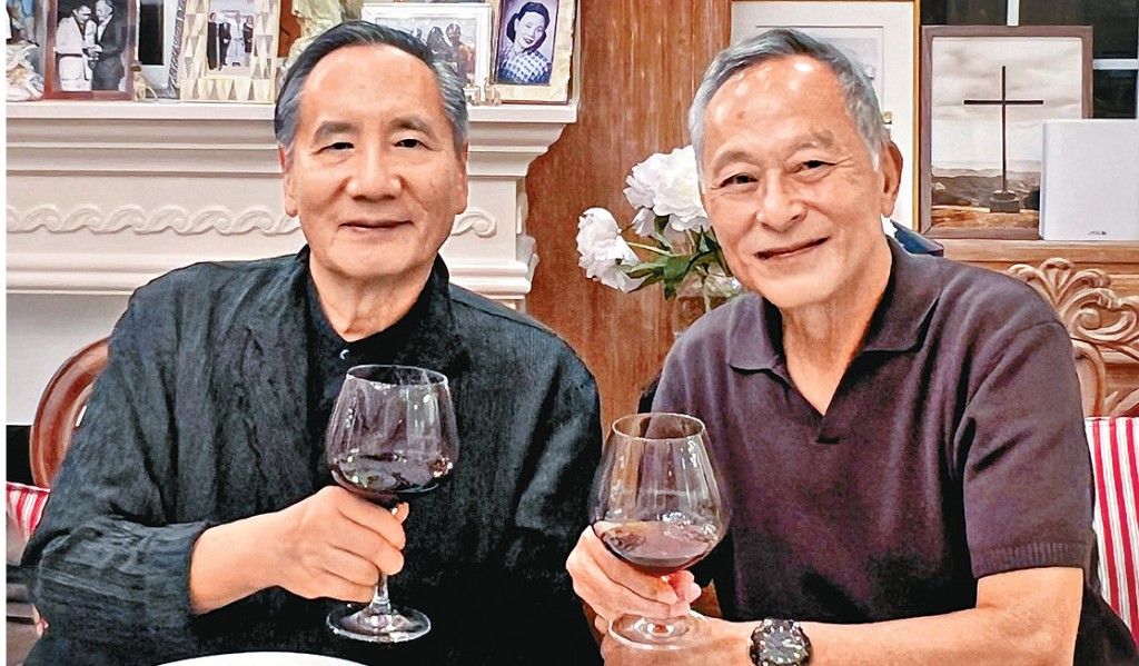 每次食飯都要跟杜Sir來張合照