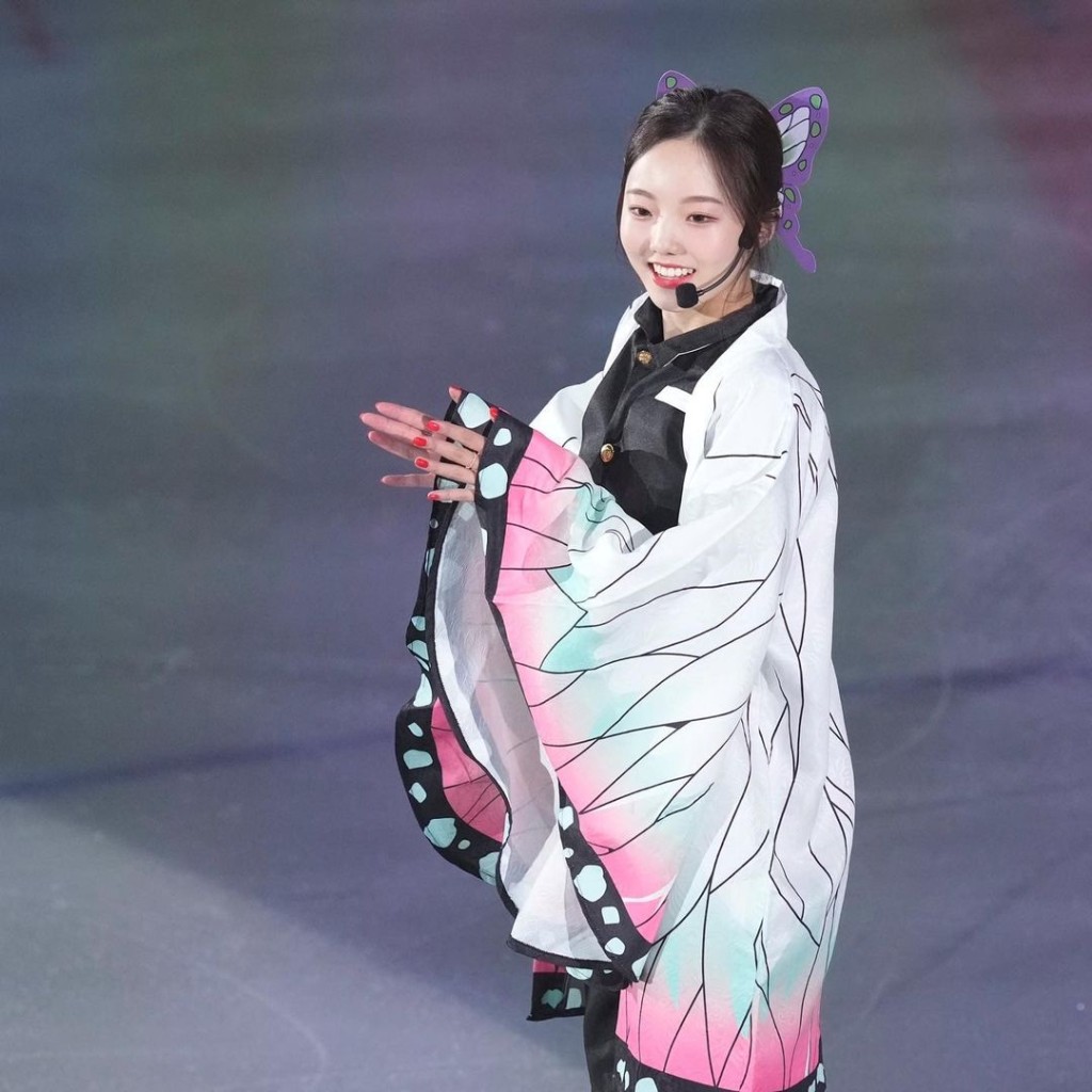 本田真凛近日cosplay「胡蝶忍」。