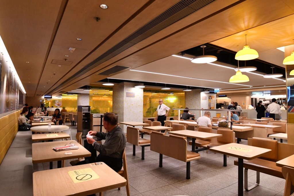 市民外出用餐消費。