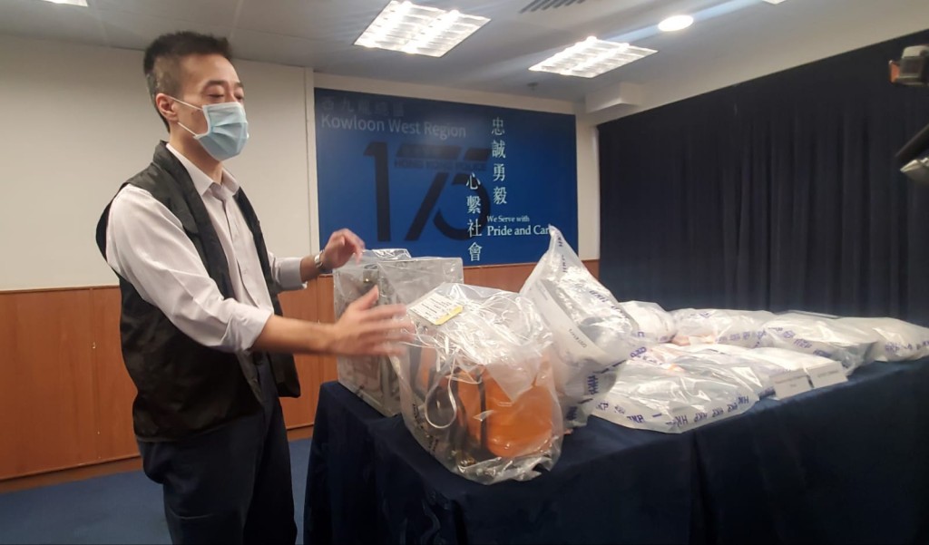 警方指疑犯涉嫌將毒品收藏在大型變壓器中,從東南亞國家空運到港。 林思明攝