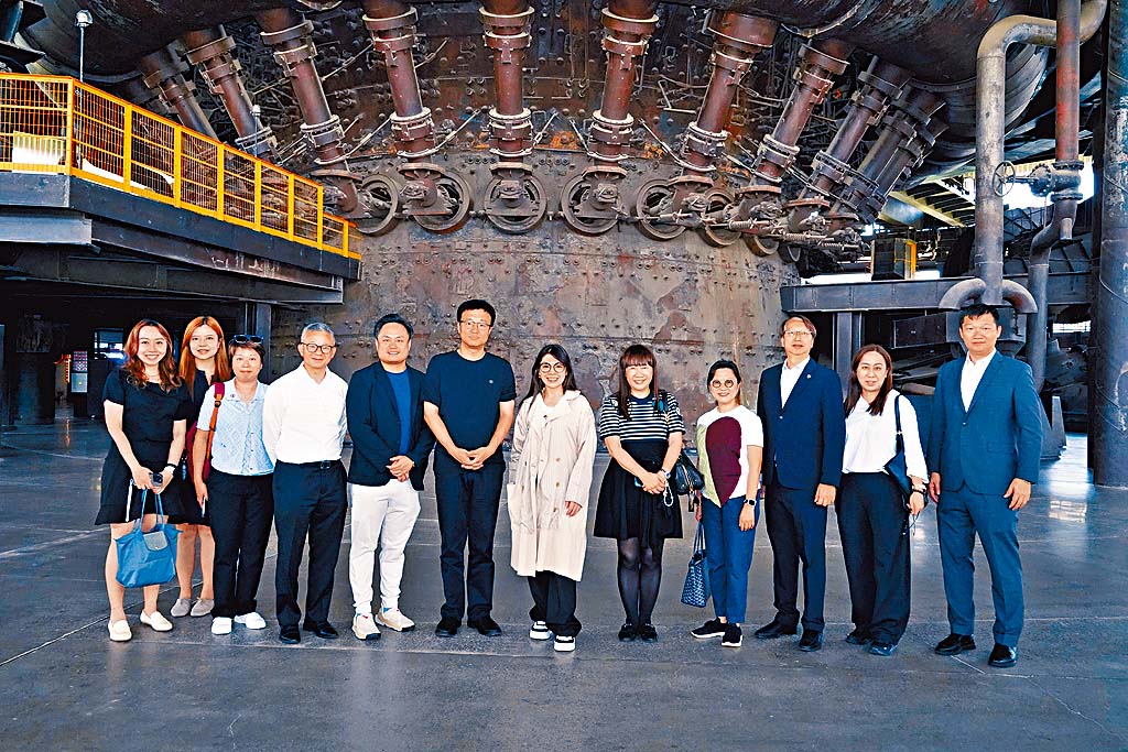 訪京團亦前往北京首鋼園,了解首鋼各階段發展歷程。 訪京團亦前往北京首鋼園,了解首鋼各階段發展歷程。