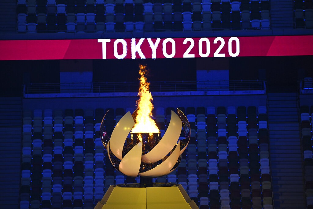 奧運聖火由日本女子網球手大坂直美燃點。AP圖片