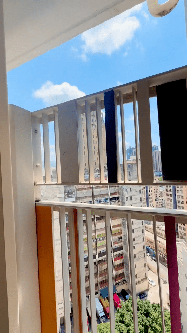 港爸看著晴空,有感而發地說:「好天呀,今日,寓意我哋生活愉快啦!」(wah246@Threads影片截圖) 港爸看著晴空,有感而發地說:「好天呀,今日,寓意我哋生活愉快啦!」(wah246@Threads影片截圖)