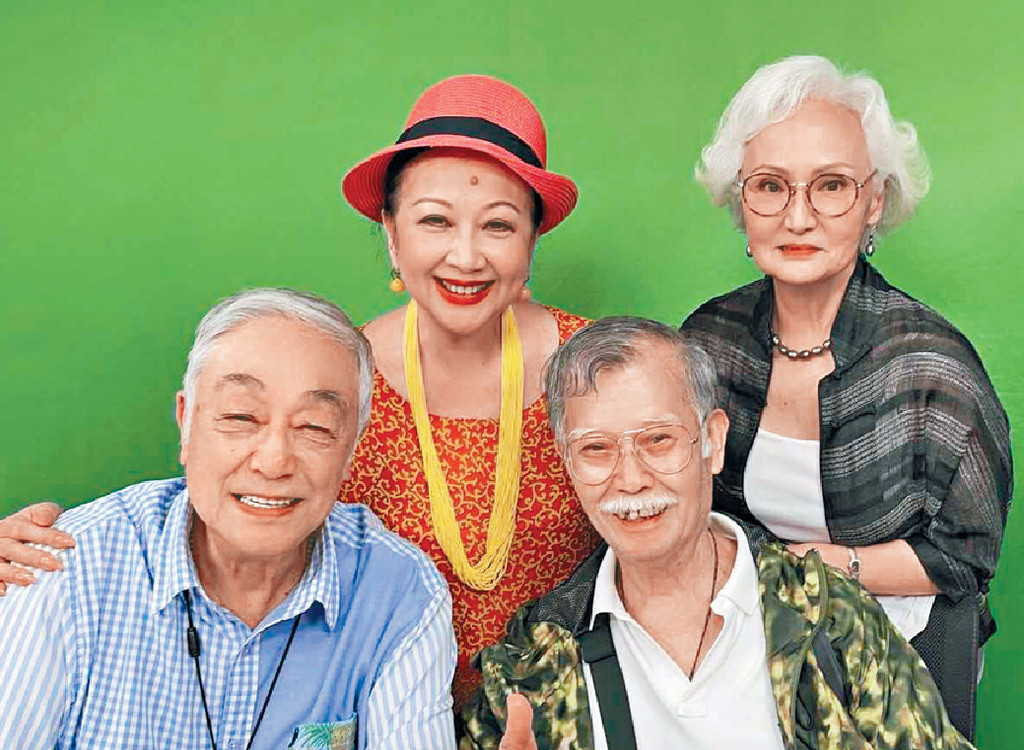 ■去年年底，薛家燕搵曾江、雪梨及唐佳做訪問。