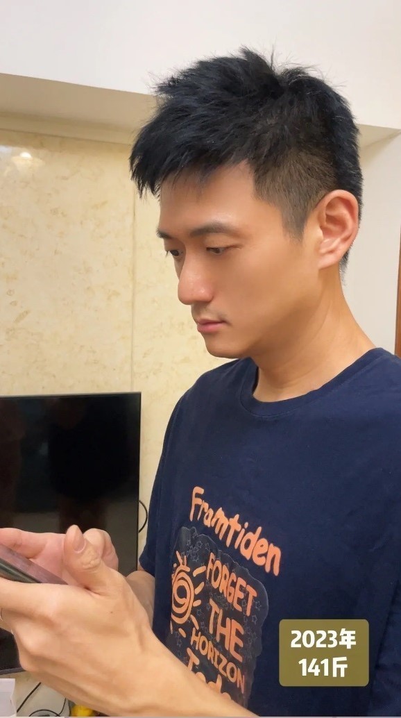 「明叔很認真」成功減去133磅。(圖片來源:「明叔很認真」小紅書)